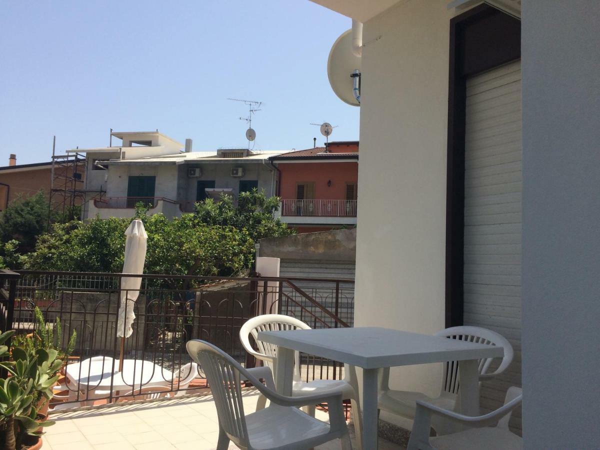 Casa Vacanze Il Gelsomino Patti Exteriör bild