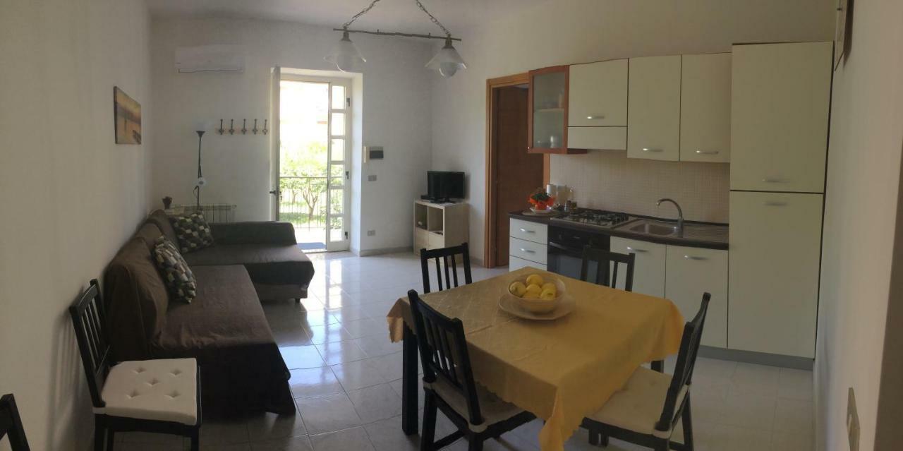 Casa Vacanze Il Gelsomino Patti Exteriör bild